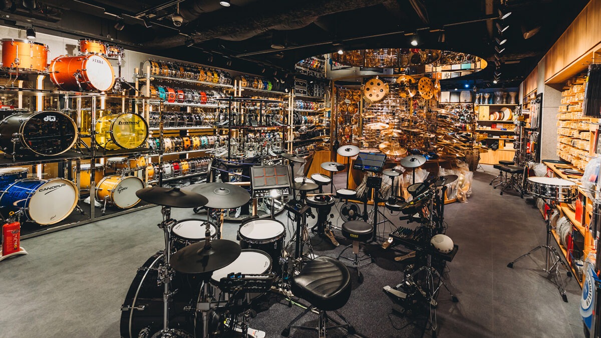 Ikebe Musical Instruments Store (池部楽器)