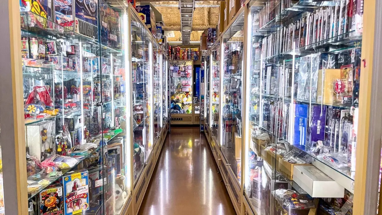 Discover Mandarake, Japan’s top destination for rare anime figures, manga, cels via Rakufun.
